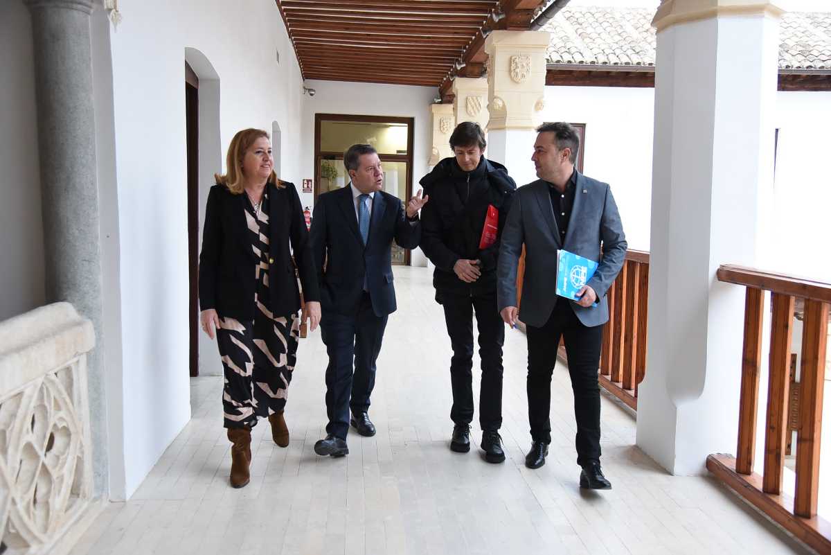 Imagen del acto de presentación del acuerdo de Educación entre Junta, Anpe y UGT.