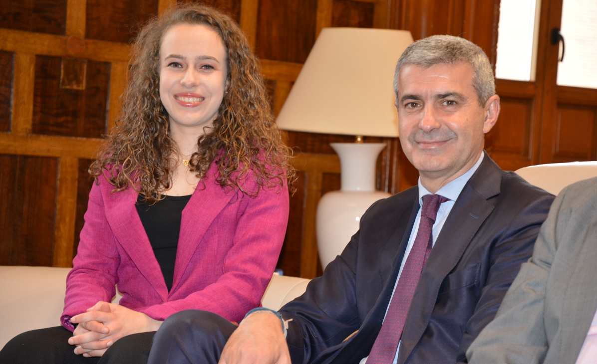 Ainara Gómez-Hidalgo y Álvaro Gutiérrez, en la recepción que tuvo lugar en el Palacio provincial.