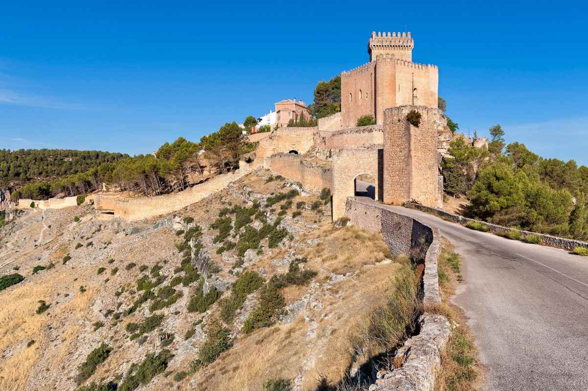 Castillo de Alarcón. Foto: https://www.viajesporcastillalamancha.es/.