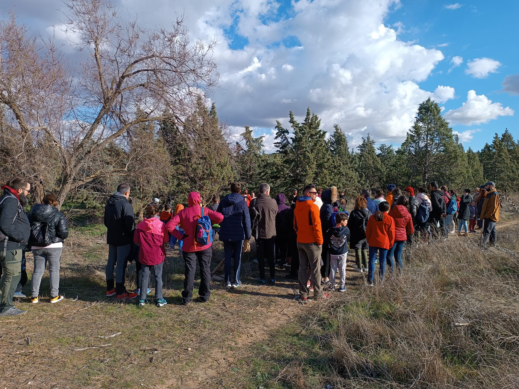 Más de 60 personas han participado en la bellotada de Toledo.