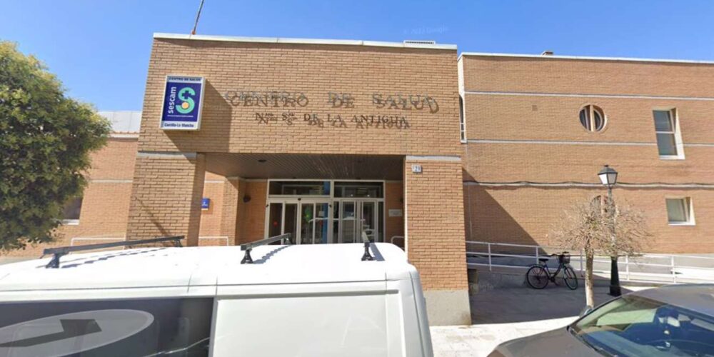 Según CSIF, se produjo una agresión a una médica en el centro de salud de Mora. Foto: Google.