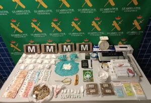 Parte de la droga incautada en una vivienda de Tomelloso.