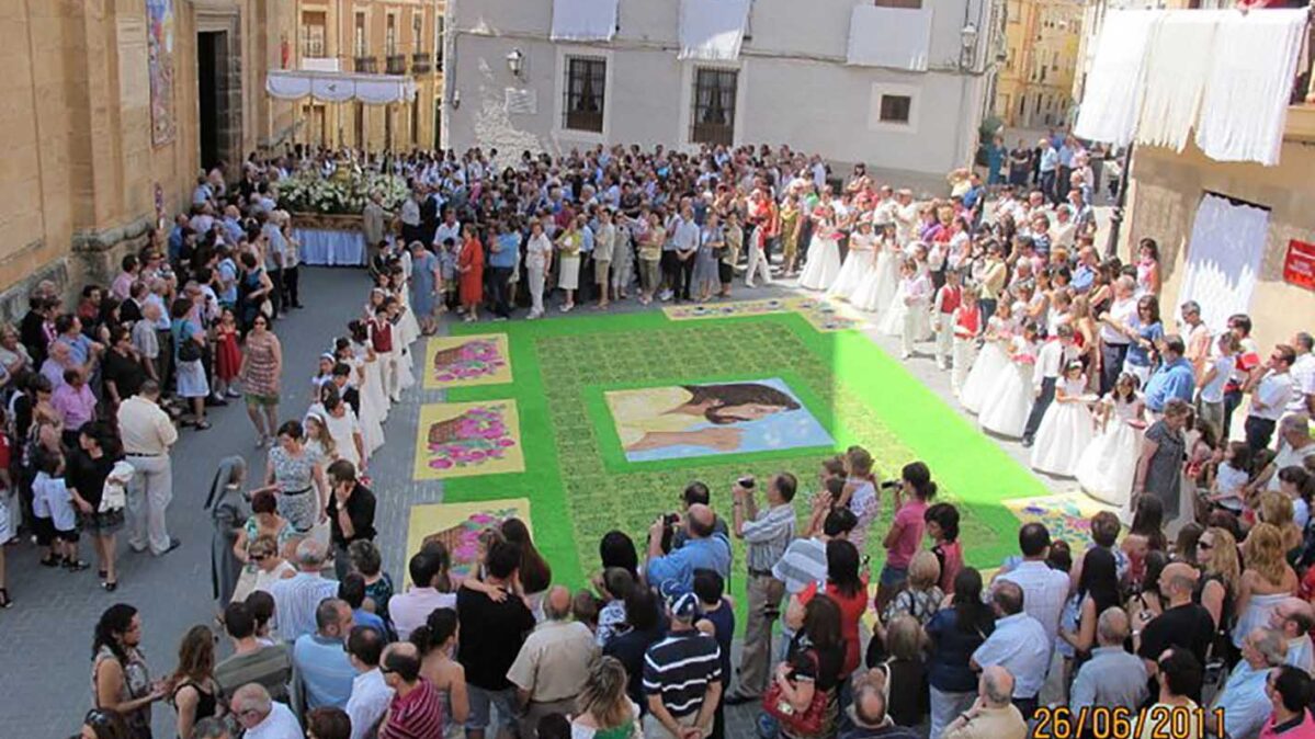 Fiesta de las Alfombras de Elche de la Sierra. Foto: Turismo Castilla-La Mancha.