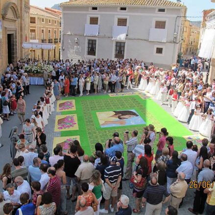 Fiesta de las Alfombras de Elche de la Sierra. Foto: Turismo Castilla-La Mancha.