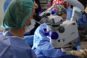 El nuevo microscopio del servico de Oftalmología del Hospital Universitario de Toledo.