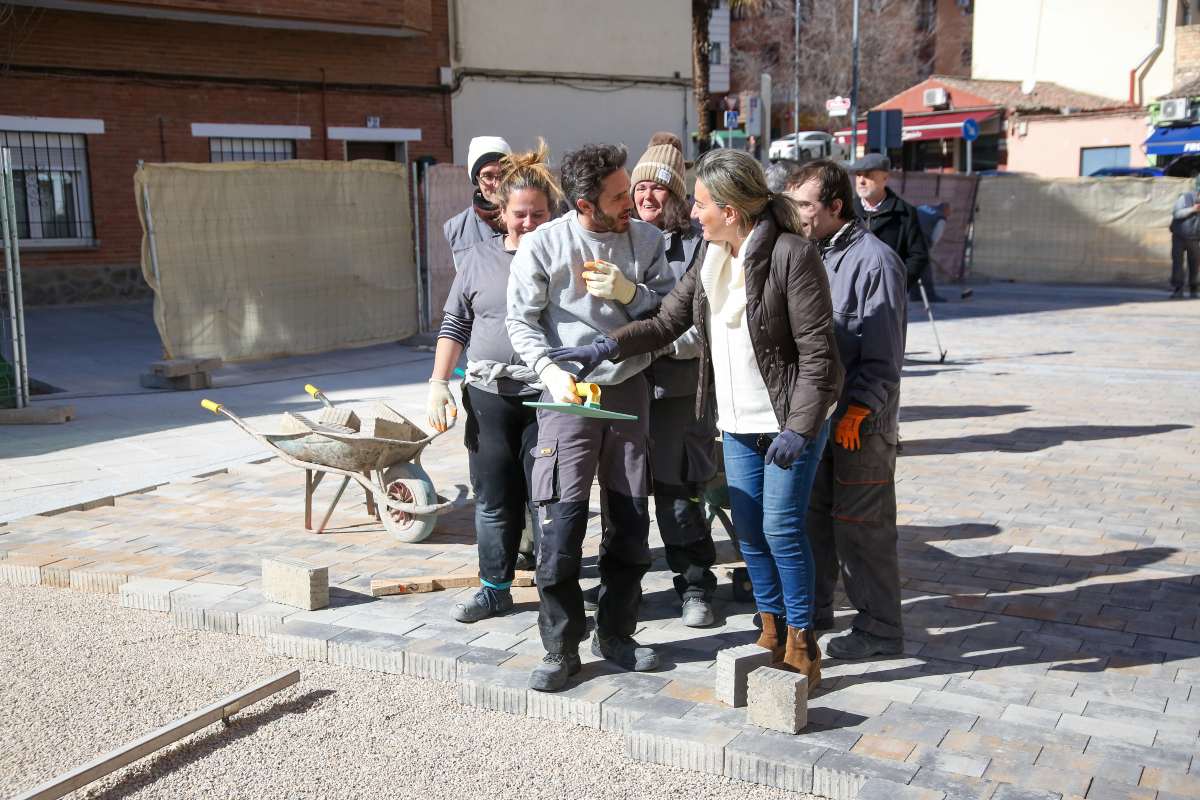 Milagros Tolón, en las obras de la calle Esparteros.
