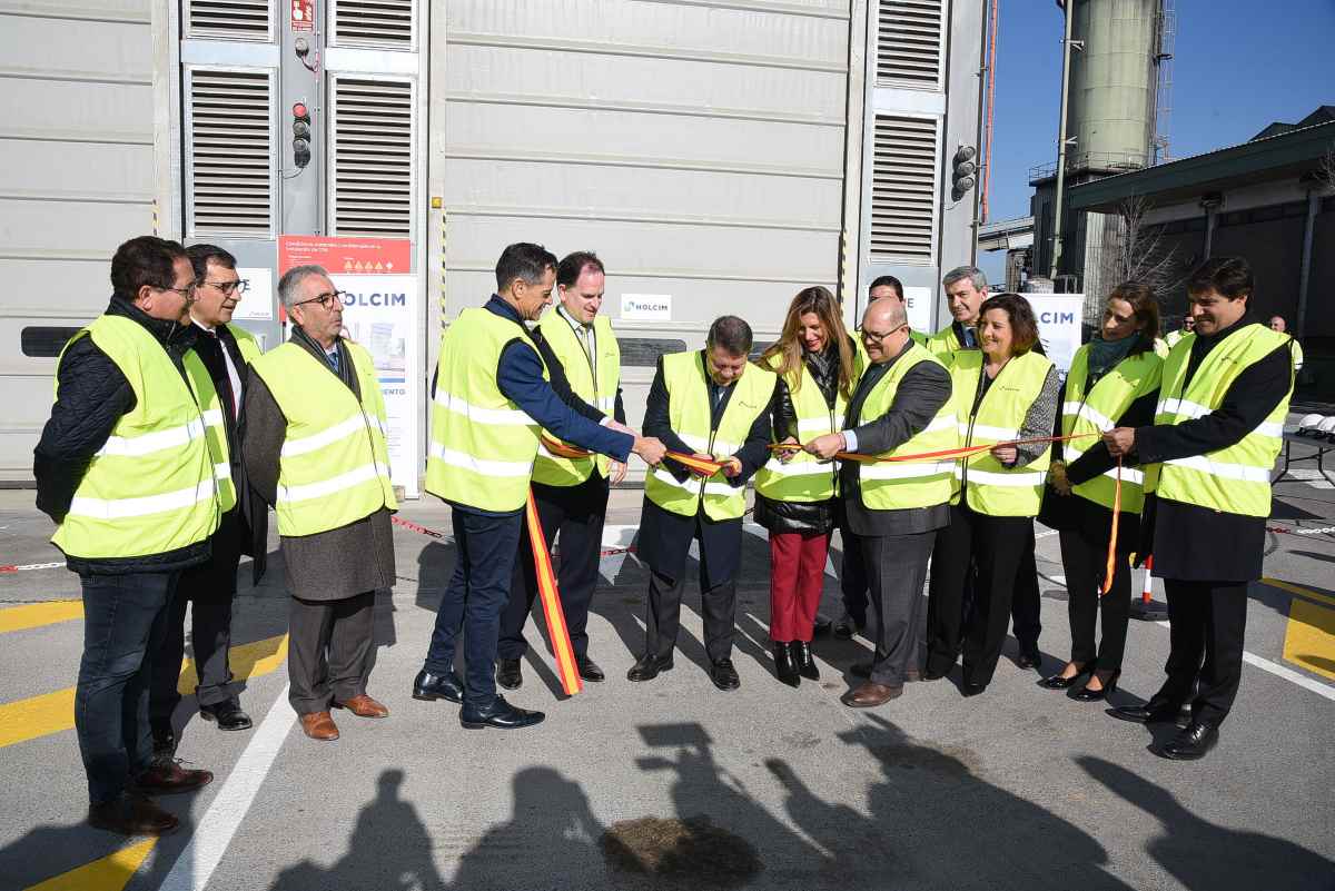 Visita de Page a las instalaciones de Holcim, en Villaluenga de la Sagra (Toledo).