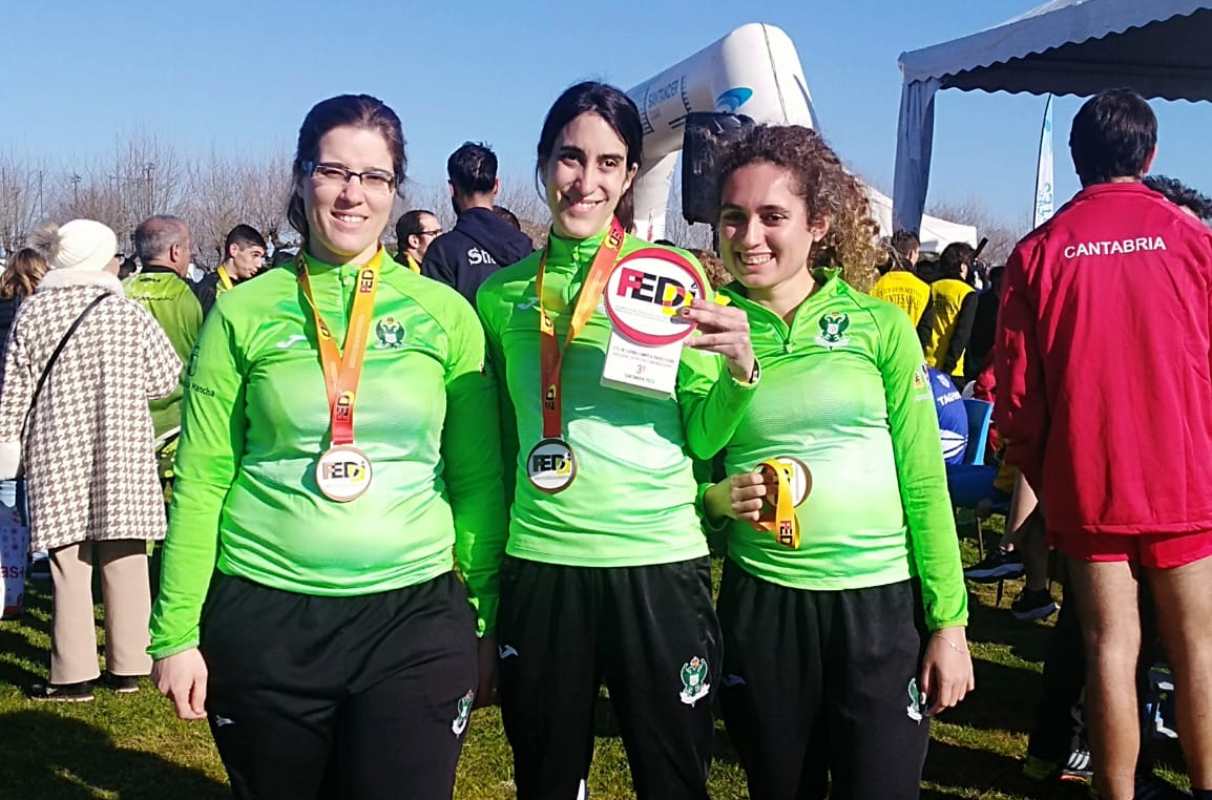 Las corredoras del Realidad Toledo que lograron el bronce en el Nacional de cross.