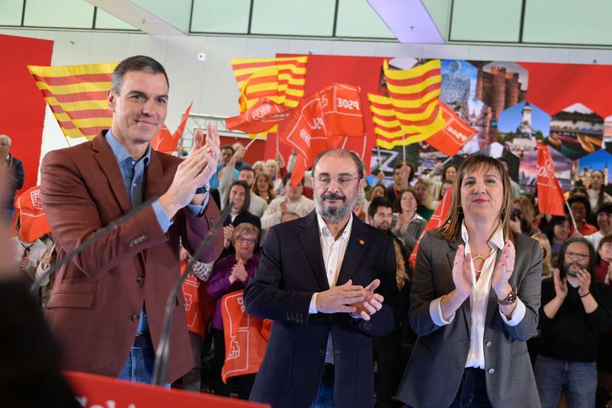 Pedro Sánchez, Javier Lambán y Lola Ranera. Foto: @JLambanM.