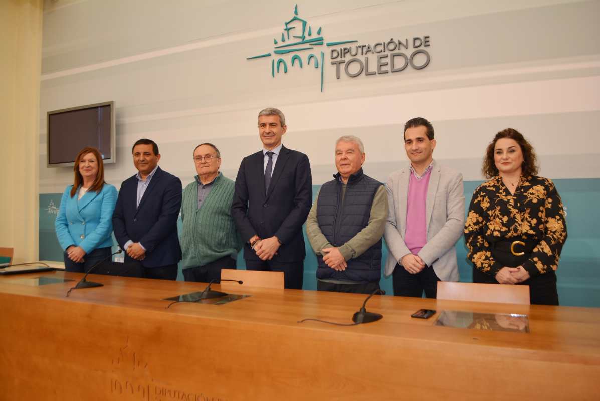 Autoridades en la presentación del Centro de Interpretación Ciudad de Vascos.