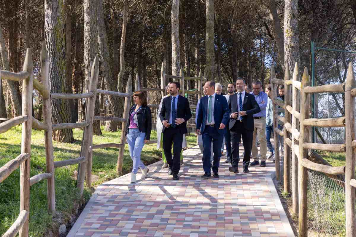 El alcalde de Guadalajara, Alberto Rojo vista el Zoo municipal