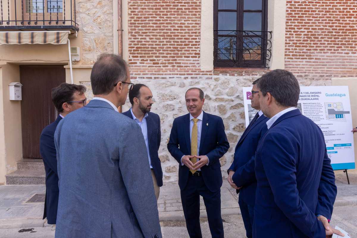 El alcalde de Guadalajara, Alberto Rojo, visita el barrio de Iriépal