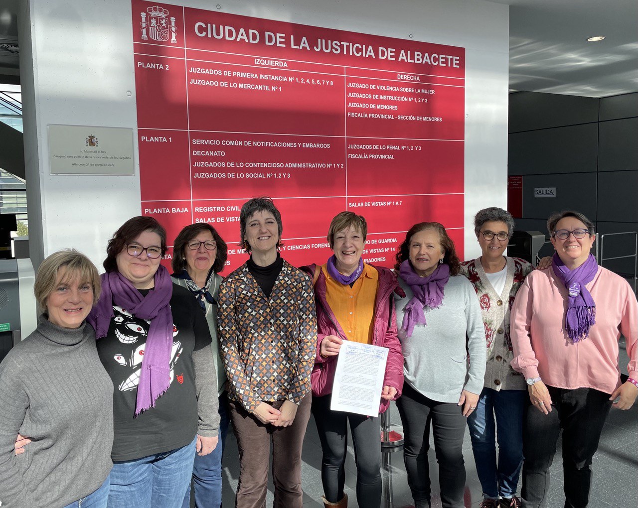 El Colectivo Ágora Feminista lleva ante la Fiscalía de Albacete el acoso a mujeres que acuden a la clínica Iris.