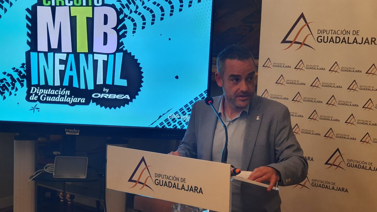 David Pascual, diputado de Deportes en la presentación del MTB Infantil