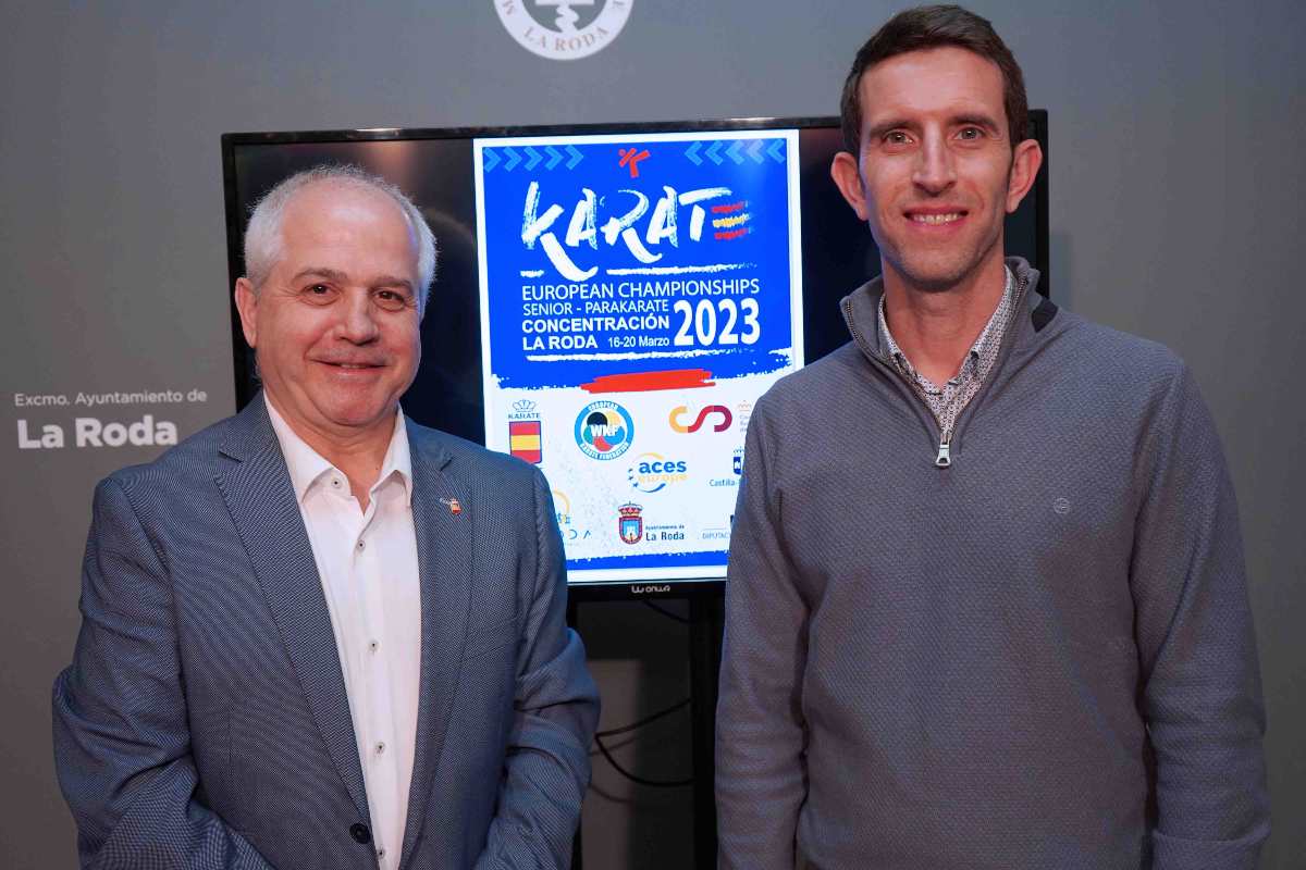 Antonio Moreno (izquierda) y Javier Escribano, presentando la Concentración de la Selección de kárate en La Roda.
