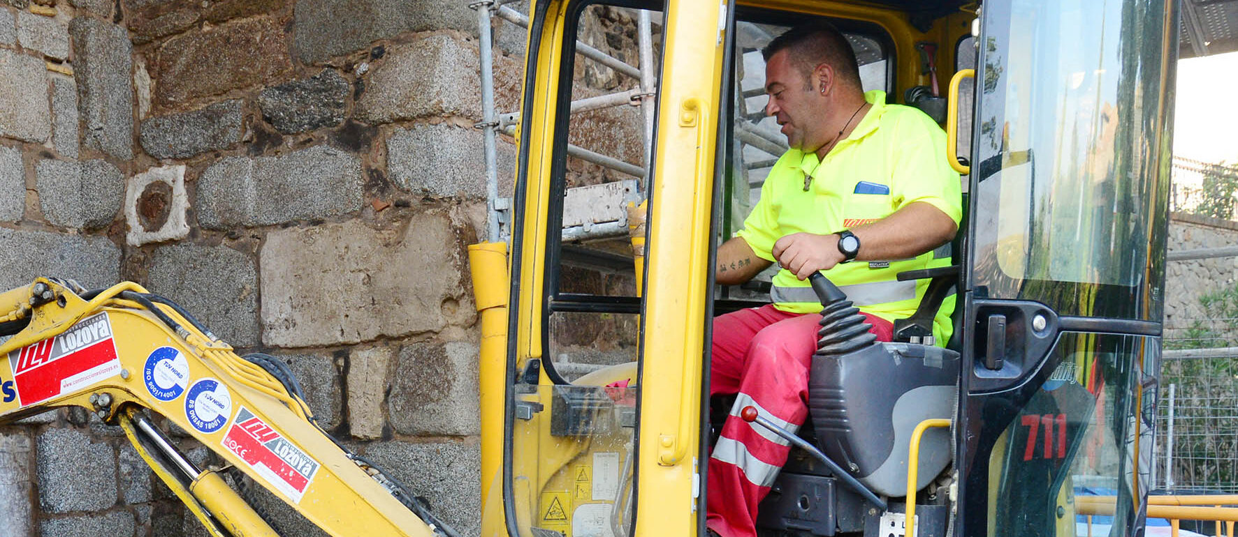 Imagen de archivo de un trabajador de la construcción.