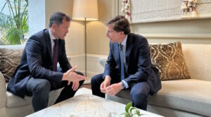 Carlos Velázquez y José Manuel Martínez Almeida.