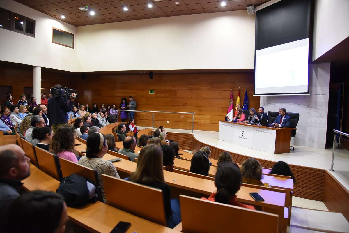 José Luis Escudero, presentando la campaña ‘#NomelíesPorSerMujer’.