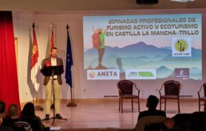 Escudero, durante las jornadas profesionales de ‘Turismo Activo y Ecoturismo en Castilla-La Mancha’.