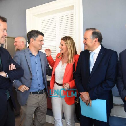 José Julián Gregorio junto con Carlos Velázquez, Juanjo Alcalde y Carolina Agudo.