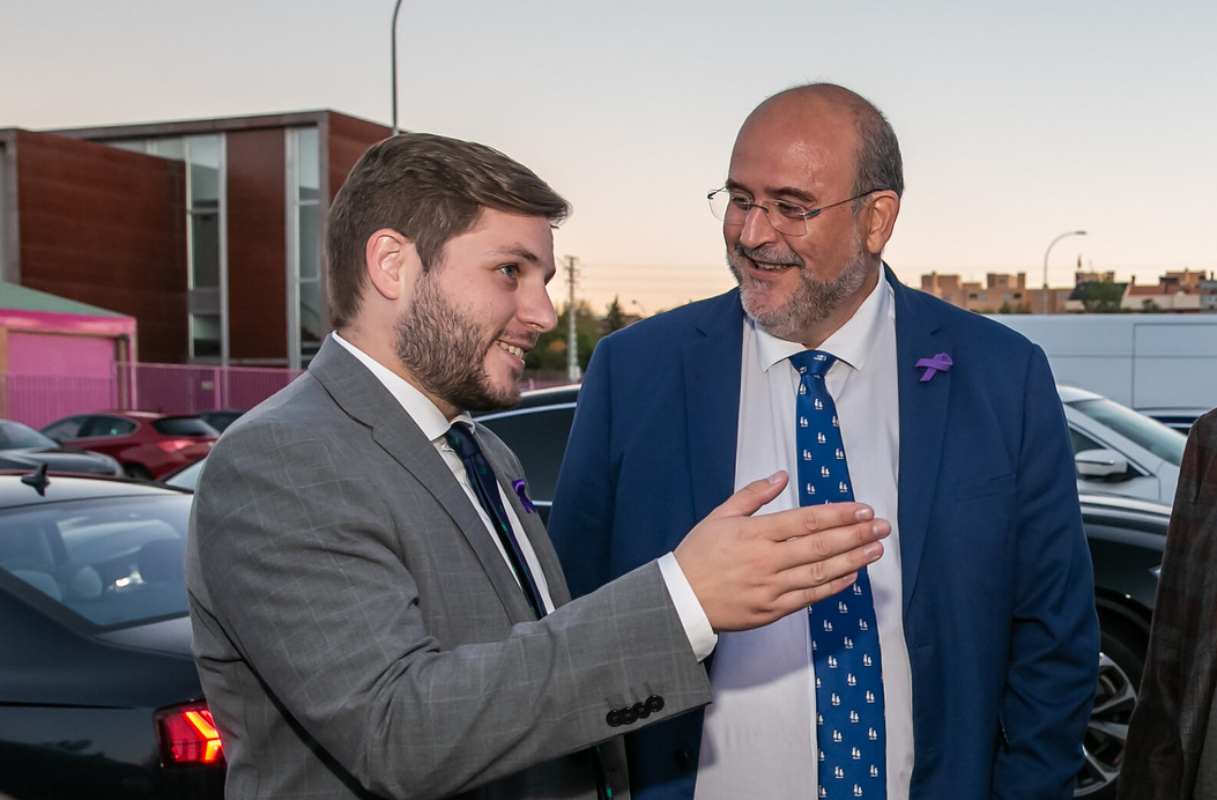 El consejero de Fomento, Nacho Hernando, y el vicepresidente de Castilla-La Mancha, José Luis Martínez Guijarro.