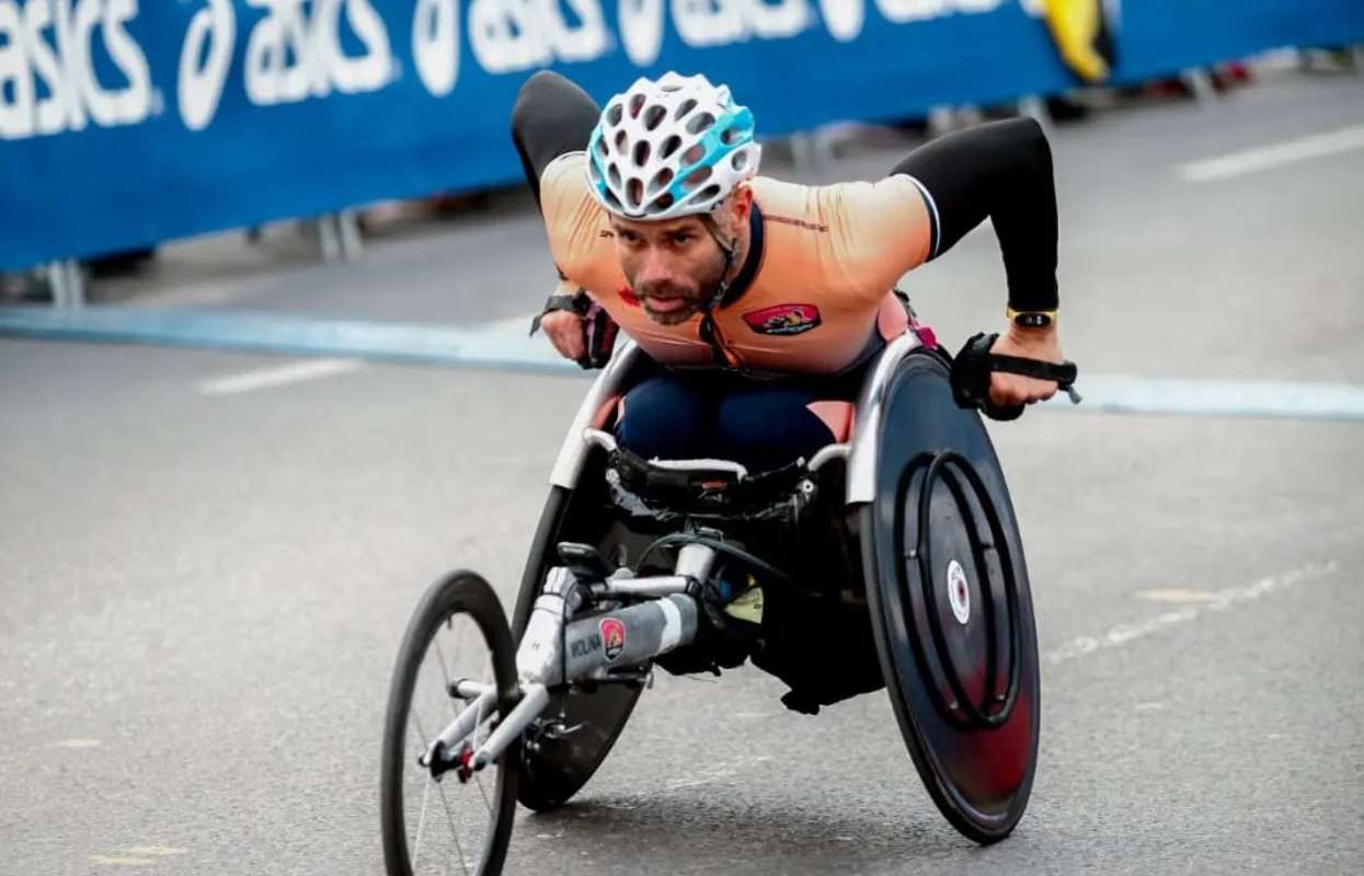 Gustavo Molina comparte la esgrima con el atletismo.