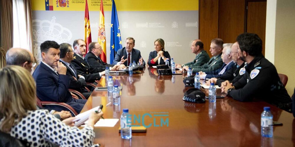 Reunión de la Junta de Seguridad tras el asesinato en el barrio del Polígono. Foto: Rebeca Arango.