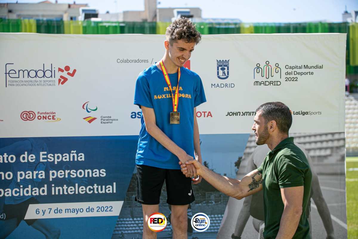 Marcos Esteban, campeón de España juvenil de salto de longitud.