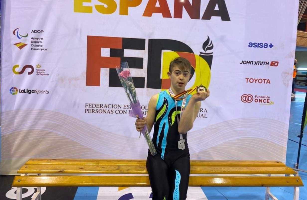 Miguel Pinedo Arce, campeón de España de gimnasia rítmica.