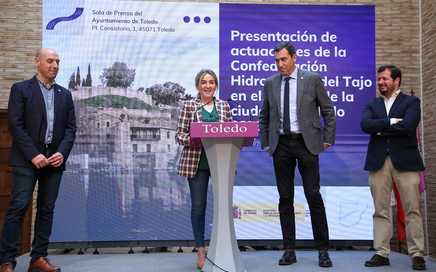 Milagros Tolón, alcaldesa de Toledo, junto al presidente de la CHT, Antonio Yáñez.