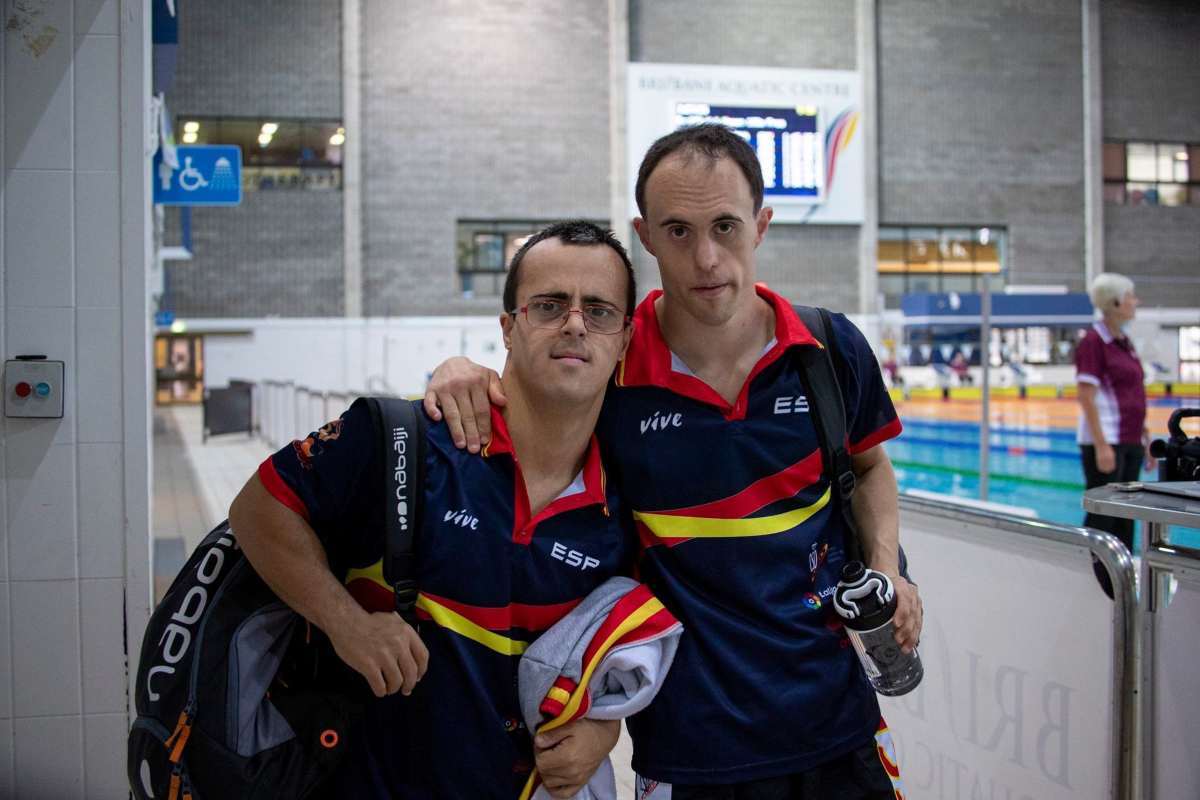 Eloy Molina (izquierda) y Luis Serrano, 15 años nadando juntos y colgándose medallas.