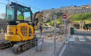 Obras de acceso del vial peatonal que da acceso al remonte del Miradero.