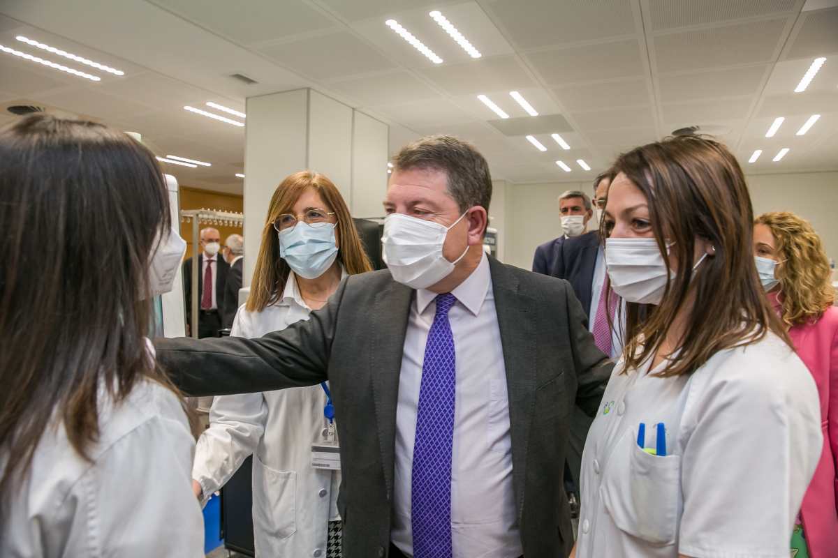 El presidente regional, Emiliano García-Page, en la inauguración del Centro de Transfusiones de Toledo.