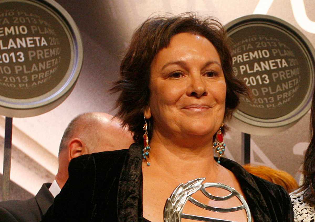 Clara Sánchez recogiendo el Premio Planeta en 2013.