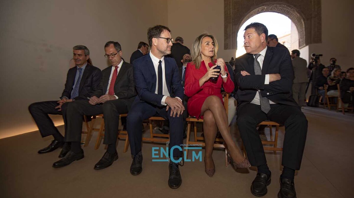 Jesús Corroto, Milagros Tolón y Emiliano García-Page durante la inauguración del Salón Rico. Foto: Rebeca Arango.