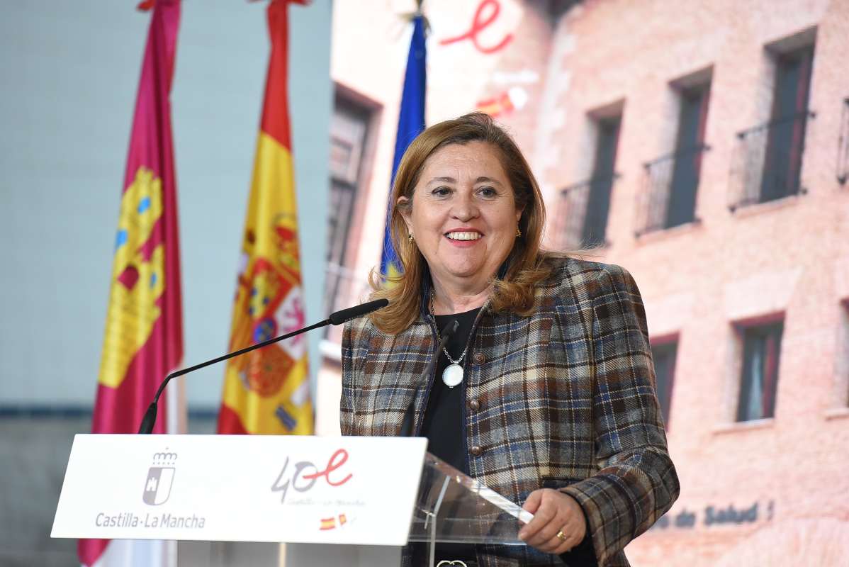 Rosana Rodrígueze, en la inauguración de la cubierta de la pista polideportiva de San Lorenzo de la Parrilla.