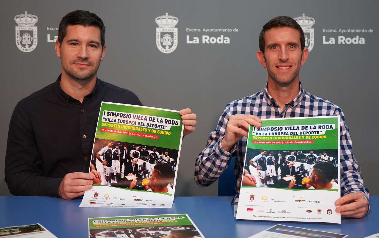 Juan Luis Judez (izquierda) y Javier Escribano presentaron el I Simposio Villa de La Roda.