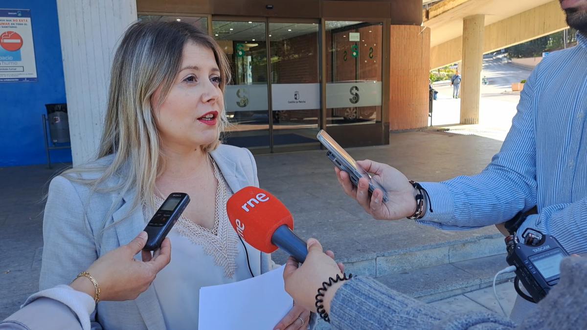 Foto PP Itziar Asenjo en rueda de prensa hospital 