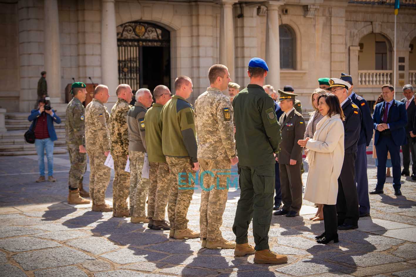 La ministra de Defensa, Margarita Robles, en un momento de la despedida. Foto: Diego Langreo Serrano.