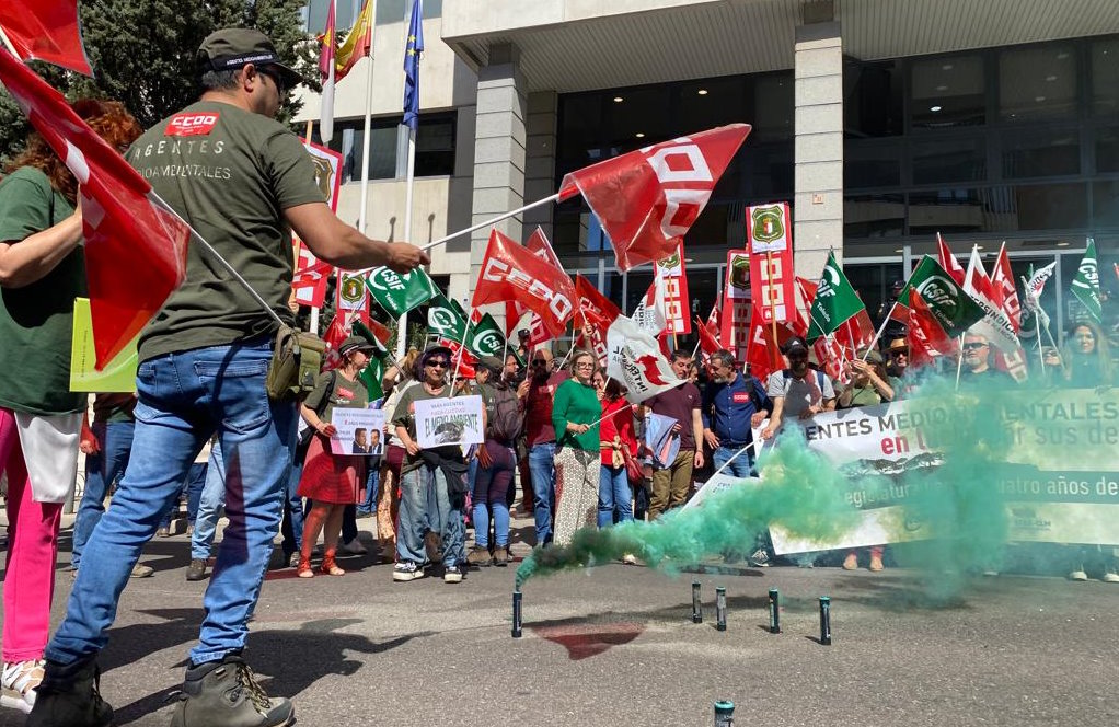 Concentración de los Agentes Medioambientales ante la Consejería de Hacienda y Administraciones Públicas.