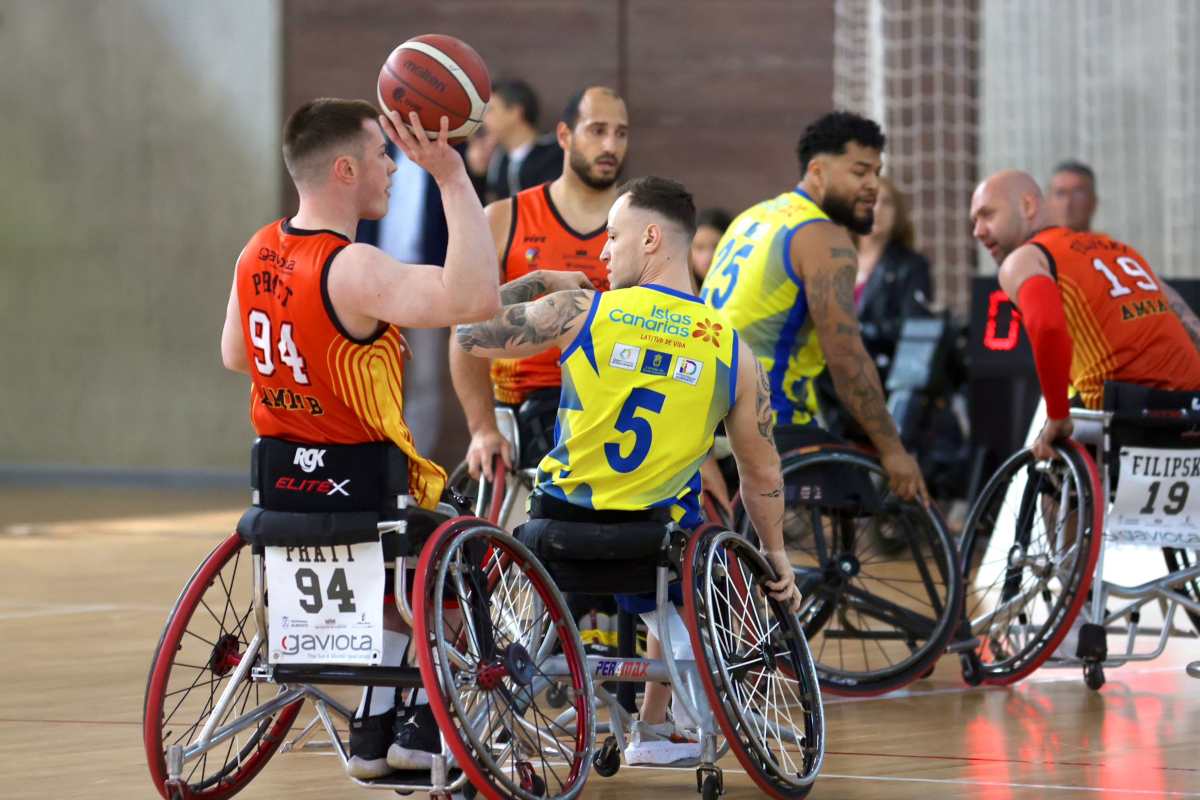 Lance del partido del BSR Amiab Albacete.