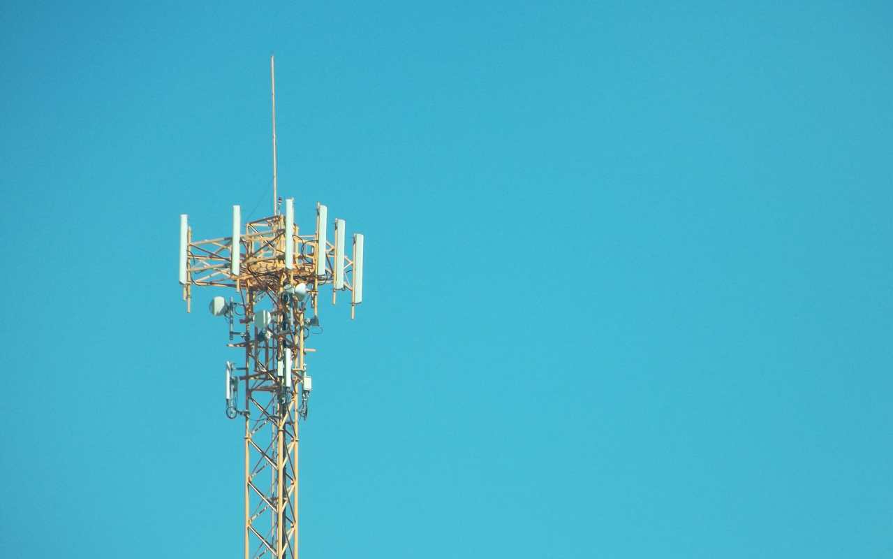 Imagen de archivo de una antena de red móvil.