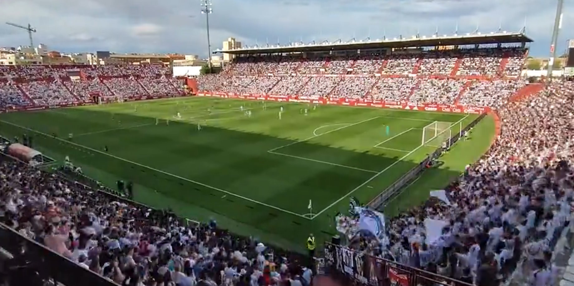 Llenazo en el Carlos Belmonte para animar al Albacete.