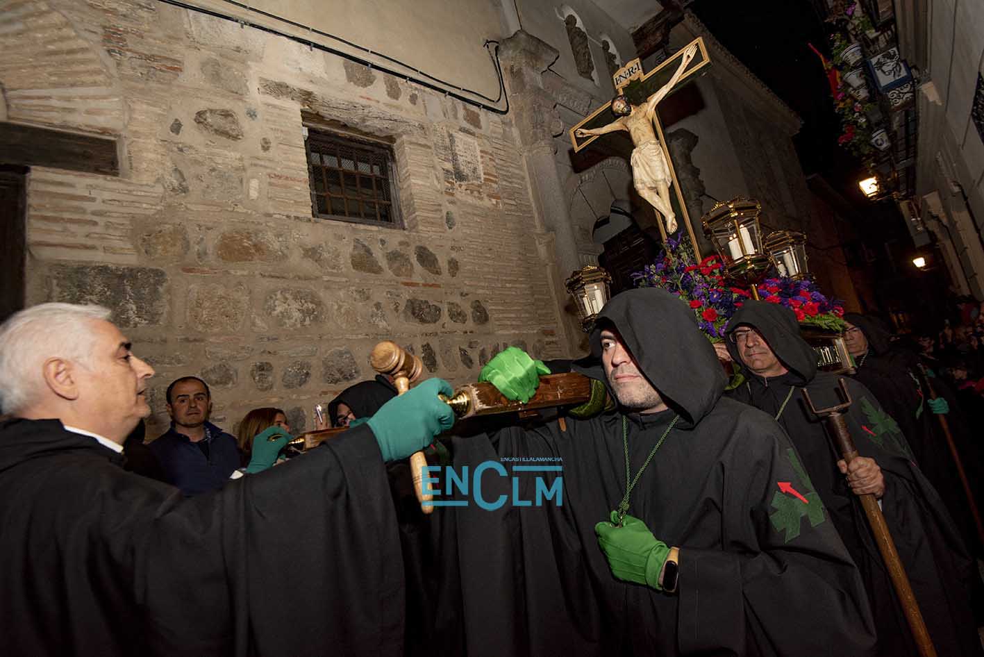 Procesión del Santísimo Cristo de la Misericordia y Soledad de los Pobres (Cofradía de la Santa Caridad), en Toledo. Foto: Rebeca Arango.