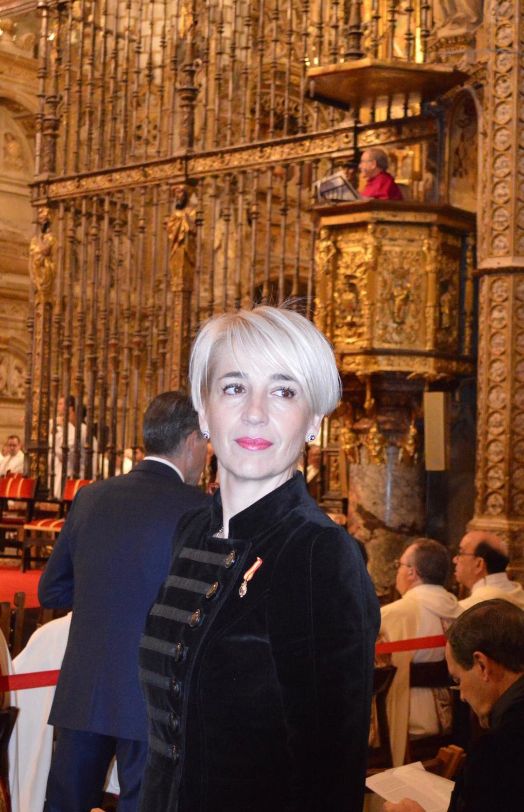 "En la catedral de Toledo, joya de mi querida ciudad. La primera vez que asistí en ella a un acto oficial como diputada y representante del pueblo español".