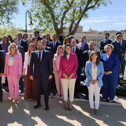 Por la provincia de Toledo será el presidente del PP de Castilla-La Mancha, Paco Núñez; por la provincia de Albacete será Tania Anducoberri, en la provincia de Ciudad Real, será la diputada regional Lola Merino; en la de Cuenca será la también diputada regional María Roldán; mientras que en Guadalajara será Nacho Redondo.