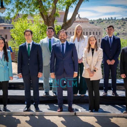 Paco Núñez con los candidatos de Nuevas Generaciones. Foto: Diego Langreo Serrano.