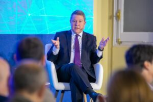 El presidente de Castilla-La Mancha, Emiliano García-Page, en un foro de la Cadena SER.