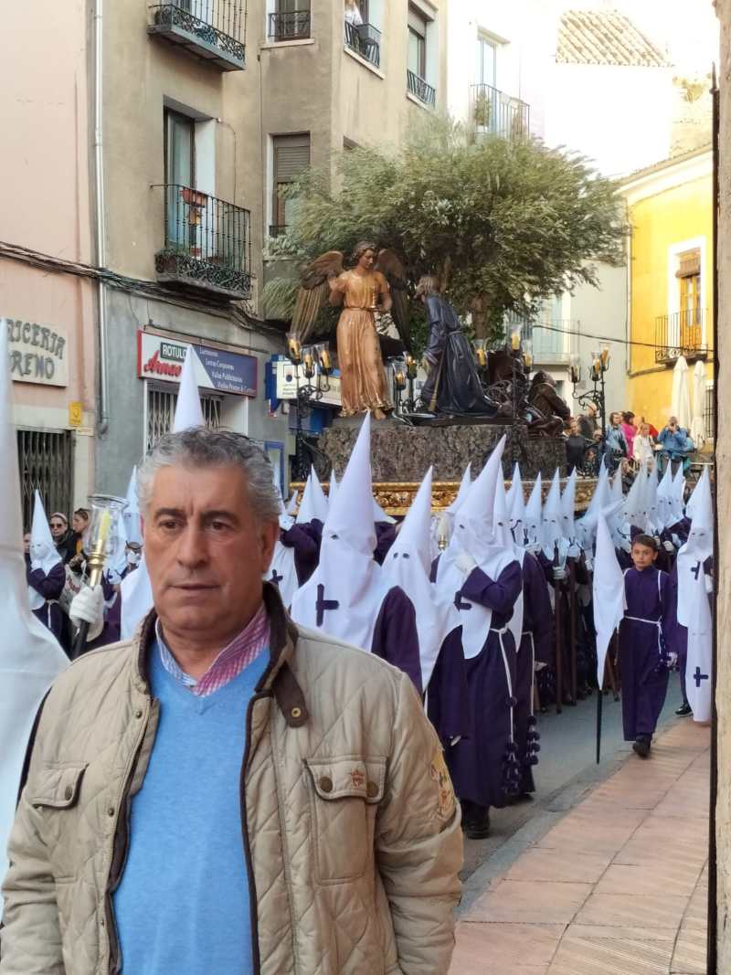 Miguel Zurro, un hombre del norte disfrutando de la Semana Santa conquense.