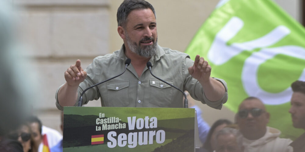 El presidente de Vox, Santiago Abascal, en un acto público en Ciudad Real. EFE/Jesús Monroy.
